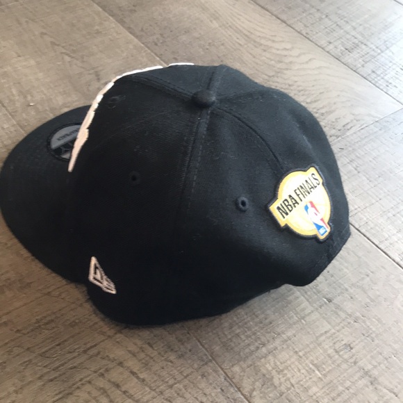 New Era 2018 NBA finals hat - Picture 2 of 5